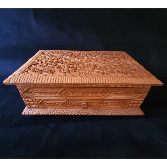 Vintage Kelvin Mfg Hand Carved Teak Wood Jewelry Trinket Box Red Velvet Lined - Picture 1 of 11